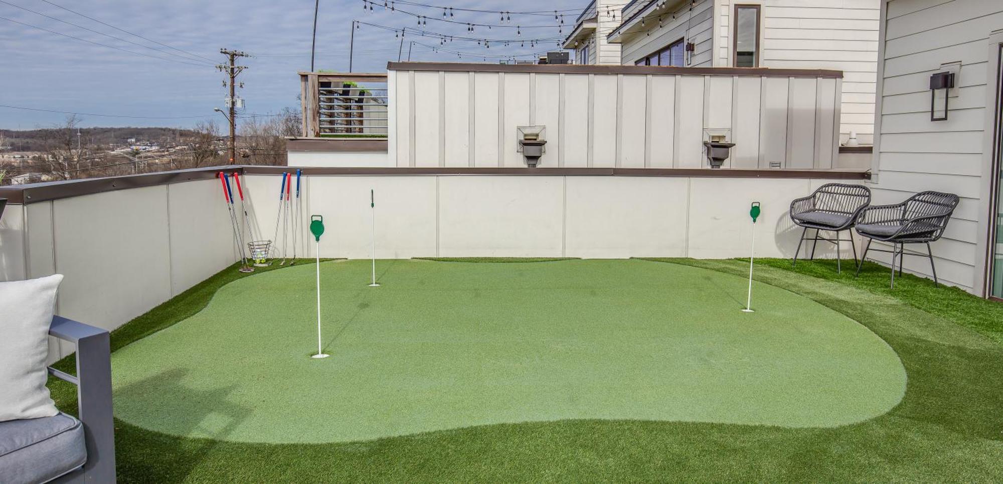Whiskey House With Rooftop Golf, City Views! 8Min To Downtown! Sleeps 9! Nashville Eksteriør bilde