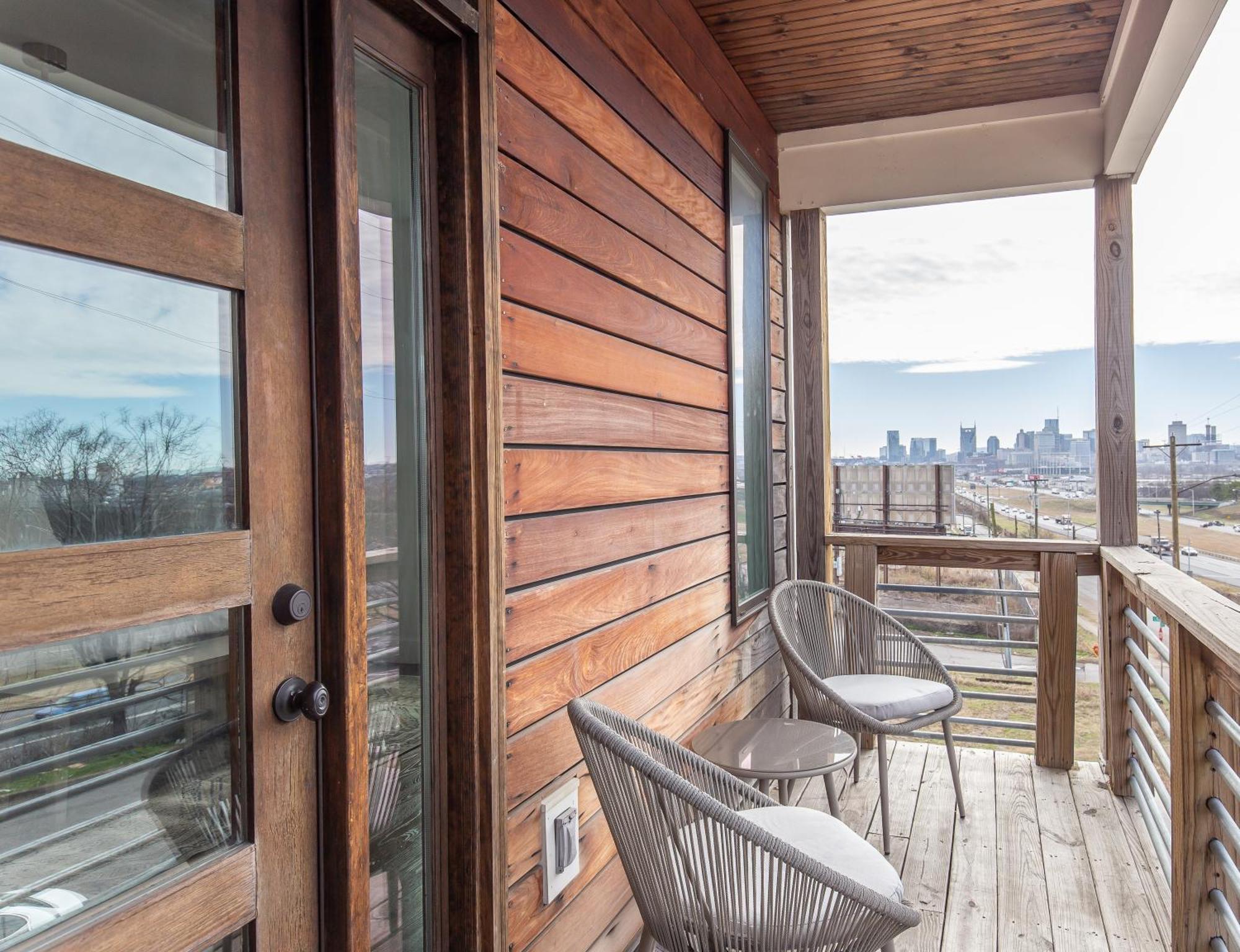 Whiskey House With Rooftop Golf, City Views! 8Min To Downtown! Sleeps 9! Nashville Eksteriør bilde