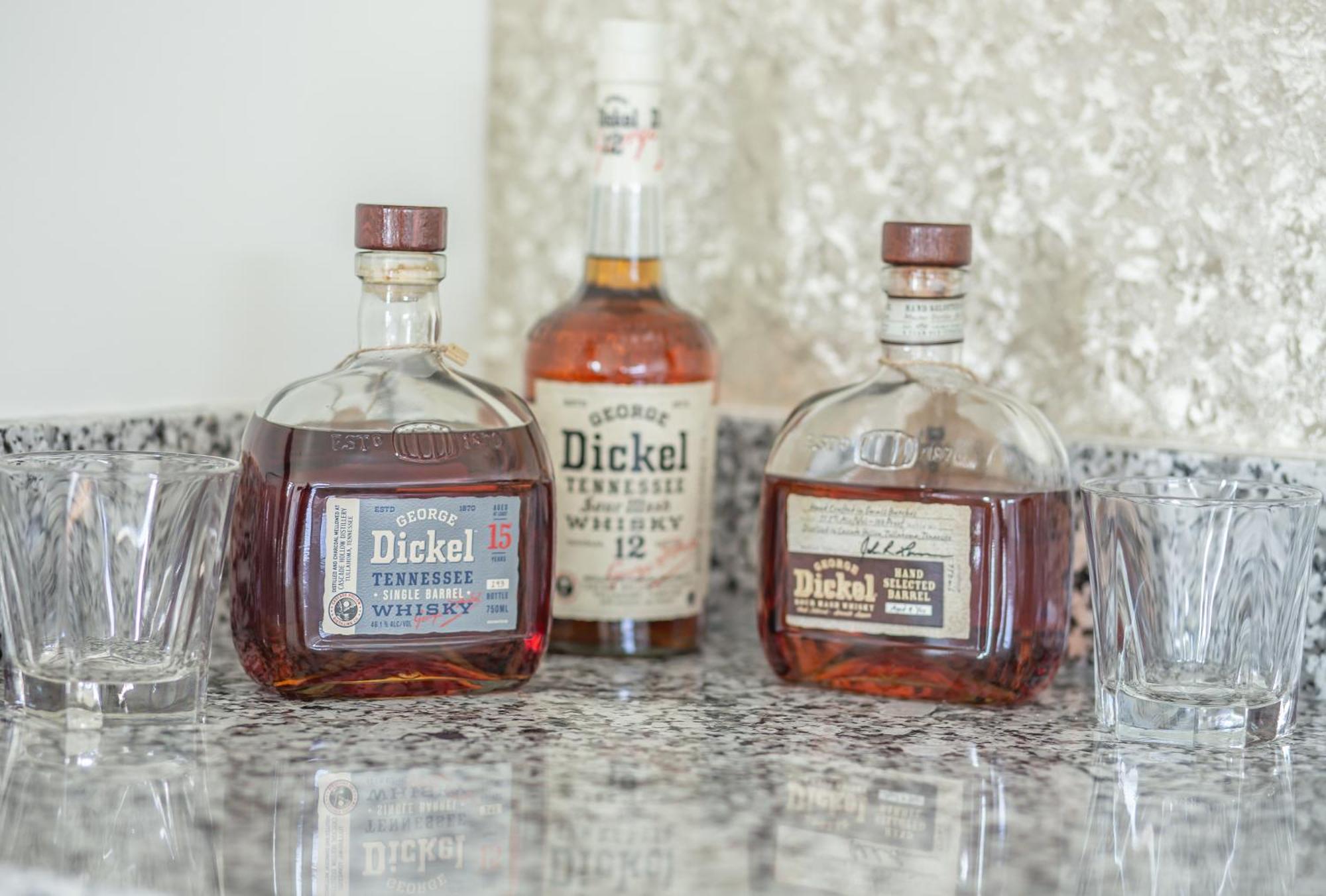 Whiskey House With Rooftop Golf, City Views! 8Min To Downtown! Sleeps 9! Nashville Eksteriør bilde