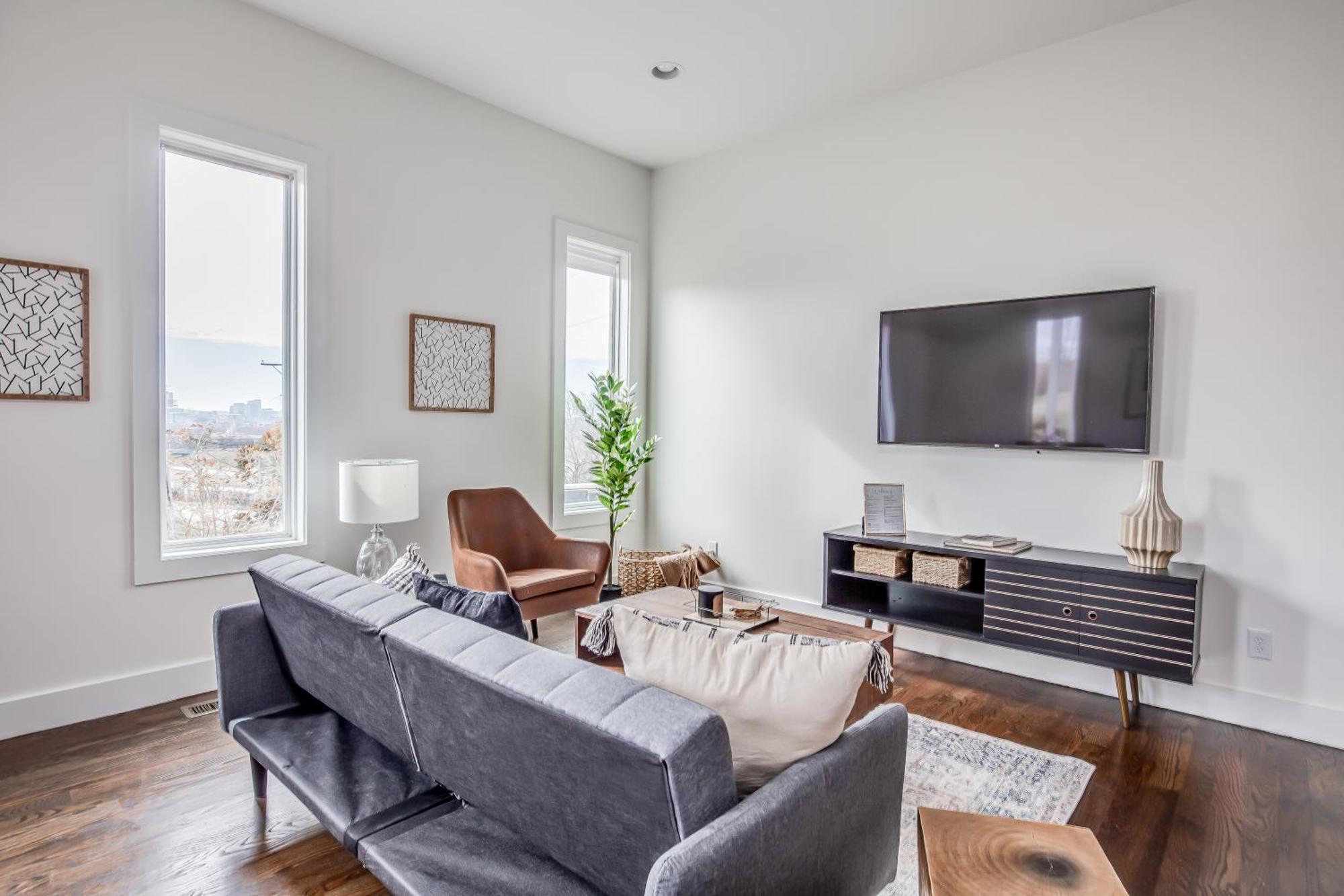 Whiskey House With Rooftop Golf, City Views! 8Min To Downtown! Sleeps 9! Nashville Eksteriør bilde