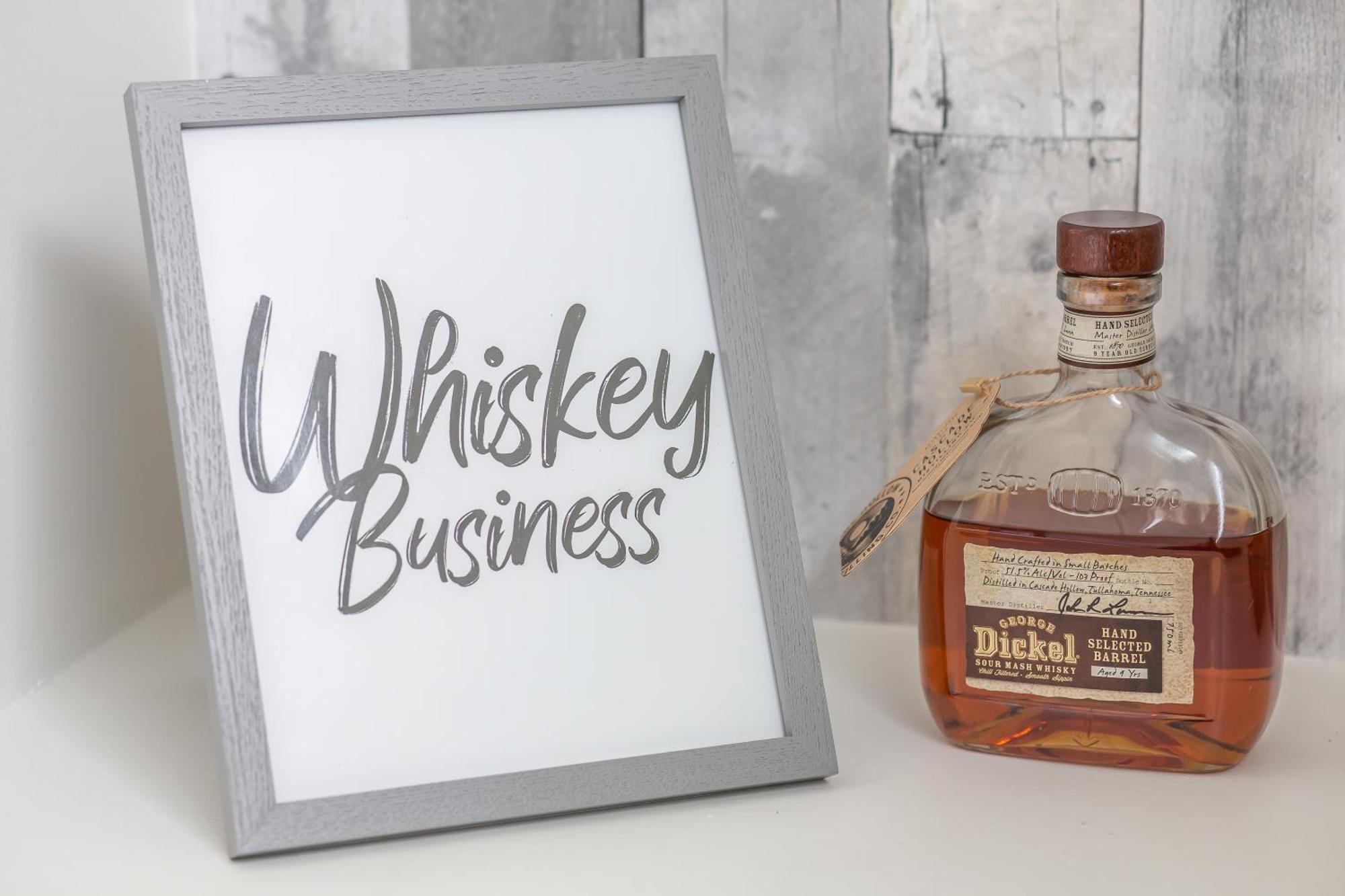 Whiskey House With Rooftop Golf, City Views! 8Min To Downtown! Sleeps 9! Nashville Eksteriør bilde